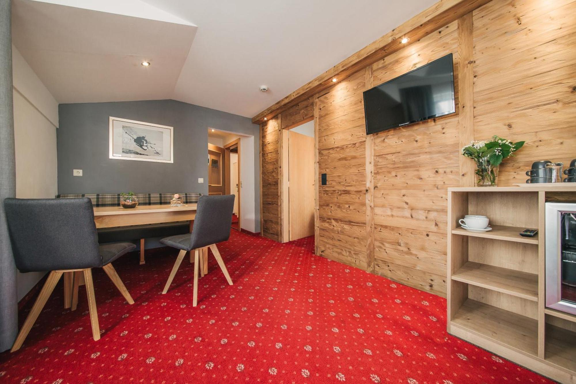 Arlen Lodge Hotel Inkl Premium Karte Im Sommer Sankt Anton am Arlberg Exterior foto